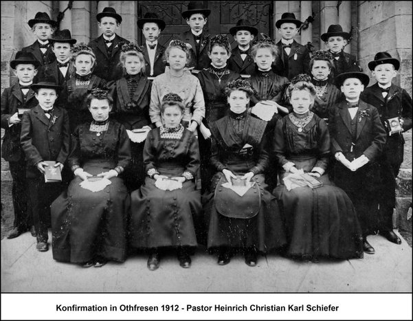 Konfirmation_in_Othresen_1912.JPG Konfirmation_in_Othresen_1912.JPG