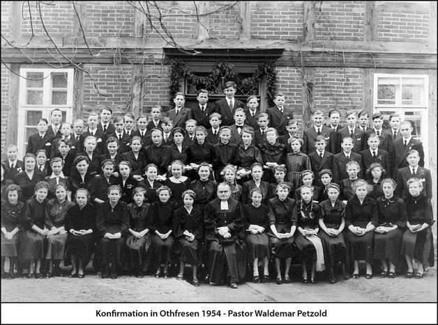 Konfirmation_in_Othresen_1954.JPG Konfirmation_in_Othresen_1954.JPG